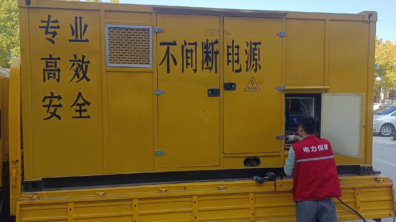 泰州柴油发电机组和UPS电源配合使用时，如何避免切换过程中的电力中断？