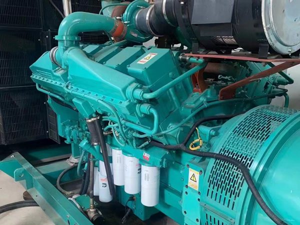 泰州更换100kW柴油发电机组机油时，需要注意哪些事项？